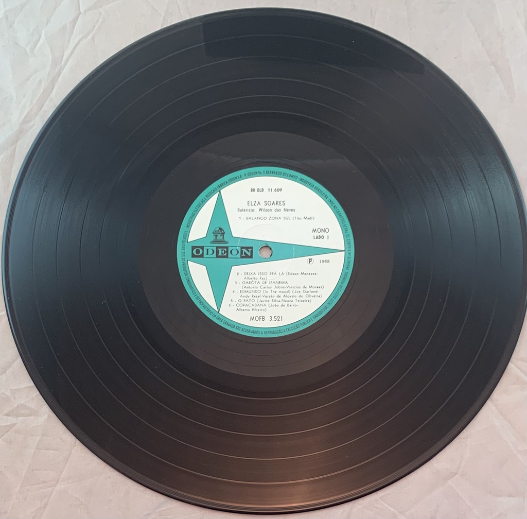 Elza Soares/Baterista: Wilson Das Neves (LP usado) | Tracks Rio